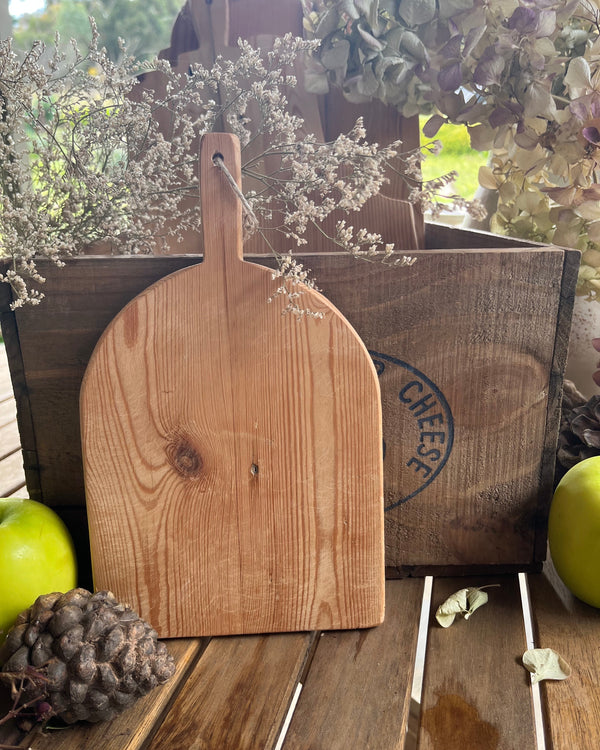 CLASSIC WOOD PADDLE CHEESE BOARD