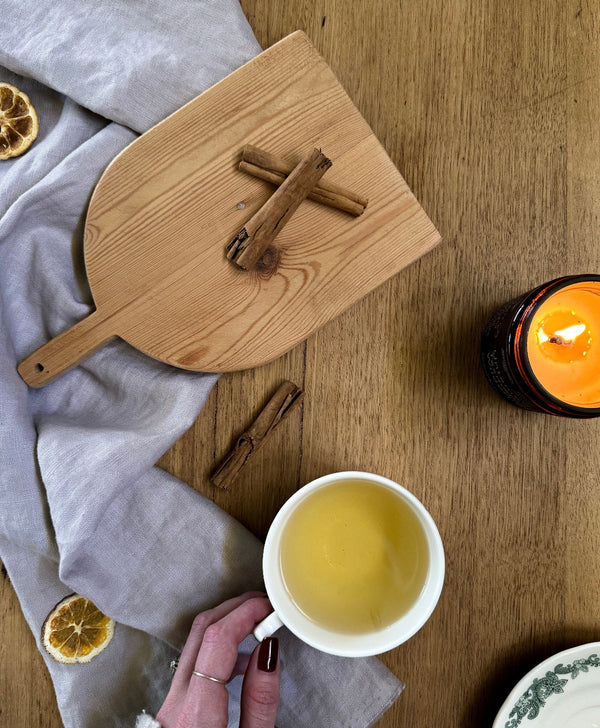 CLASSIC WOOD PADDLE CHEESE BOARD