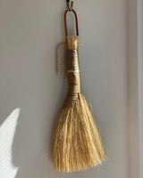 TAMPICO SMALL BRUSH - NATURAL/PINK