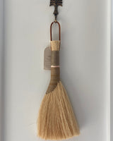 TAMPICO SMALL BRUSH - NATURAL/PINK