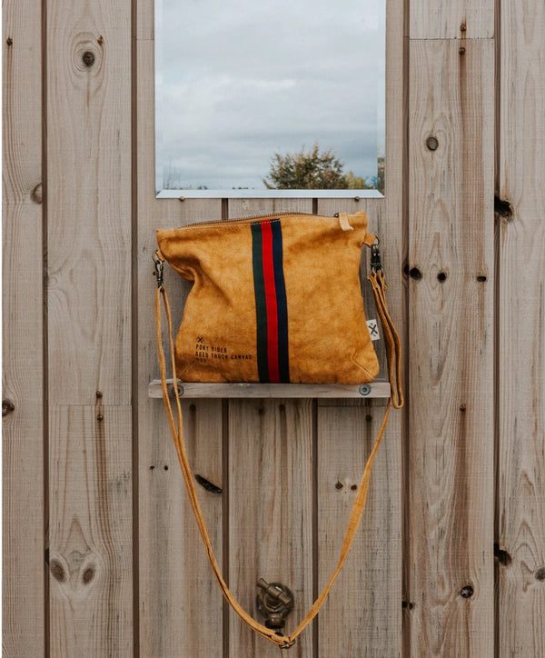PONY RIDER ESCAPEE CLUTCH WITH STRAP - CLAY